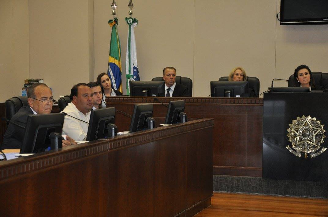 Em audiência presidida pela Desembargador do TRT PR, Dra. Ana Carolina Zaina, trabalhadores conseguiram a garantia da data-base para 1º de fevereiro.